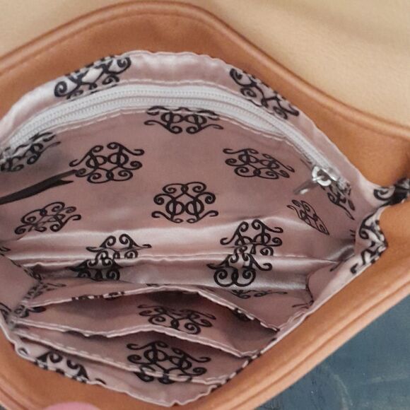 Jessica Simpson crossbody bag lots of pockets tan - Picture 3 of 8